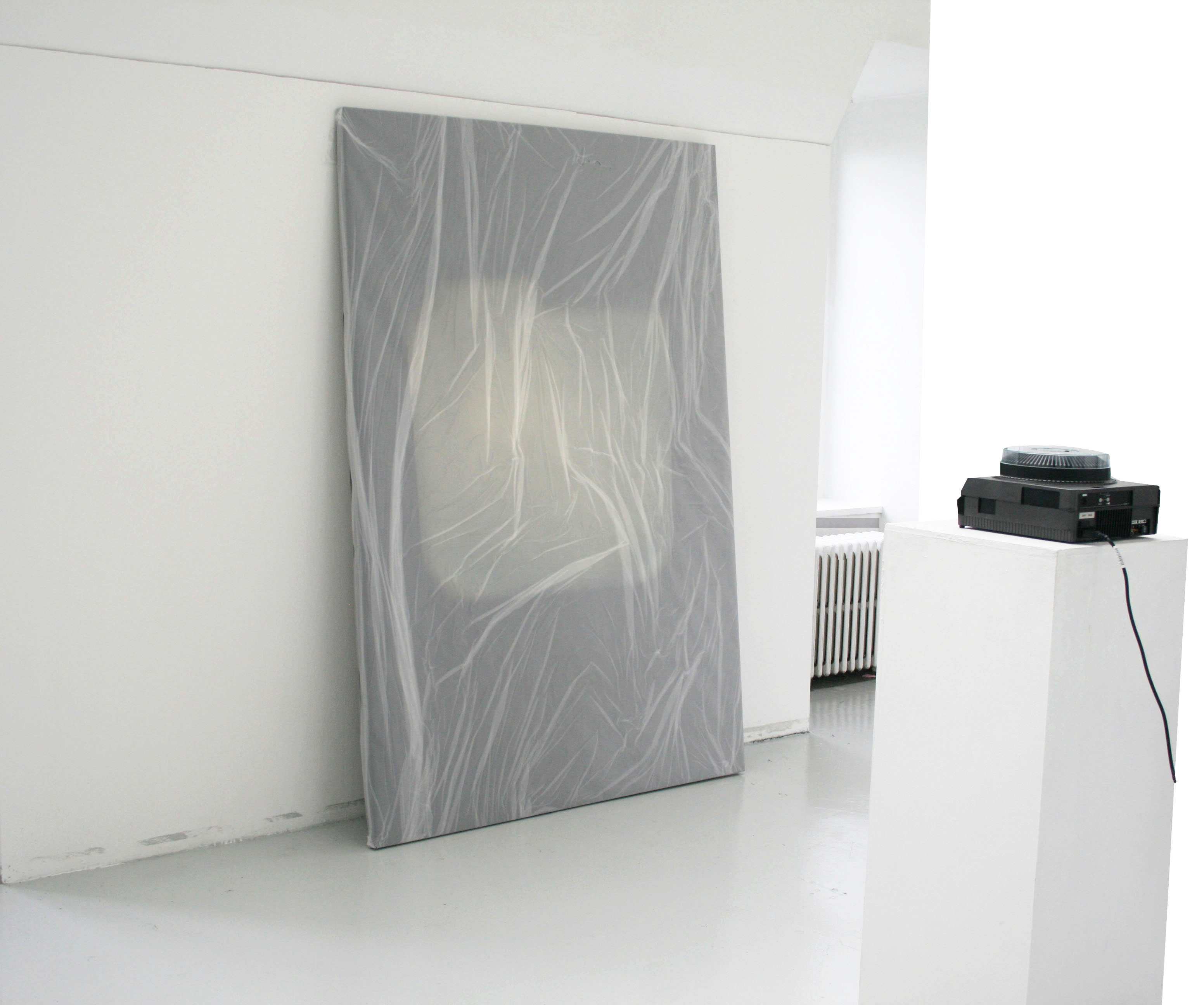 Zuzanna Rokita;  Origin of the image - Instalation; plastic, calque,projector; DNSAP, École nationale supérieure des beaux-arts de Paris, 2015